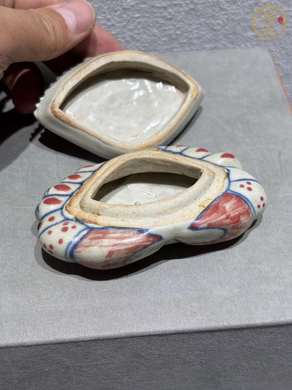 古玩陶瓷粉彩蟹型蓋盒真品鑒賞圖