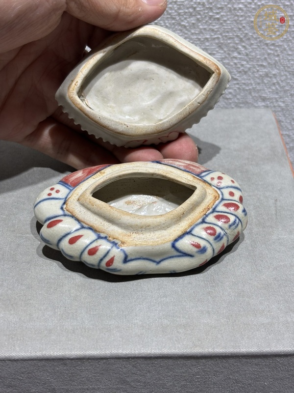 古玩陶瓷粉彩蟹型蓋盒真品鑒賞圖