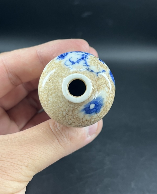 古玩陶瓷哥釉青花人物梅瓶拍賣，當前價格6500元