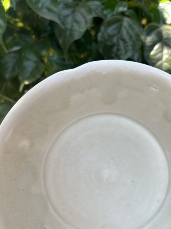古玩陶瓷館藏級精品五代十國宣州白釉葵口盤拍賣，當前價格5980元