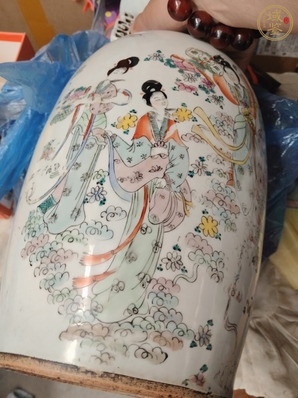 古玩陶瓷粉彩人物詩(shī)文雙耳瓶真品鑒賞圖