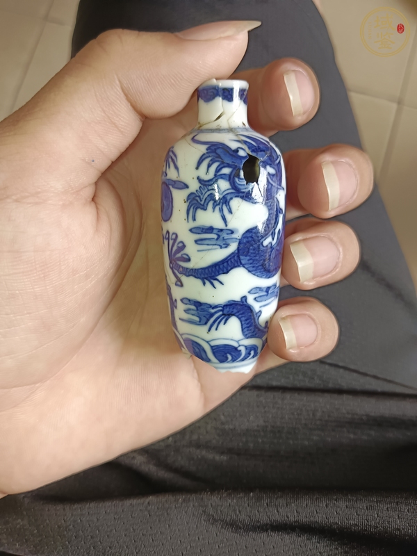 古玩陶瓷青花龍紋鼻煙壺真品鑒賞圖