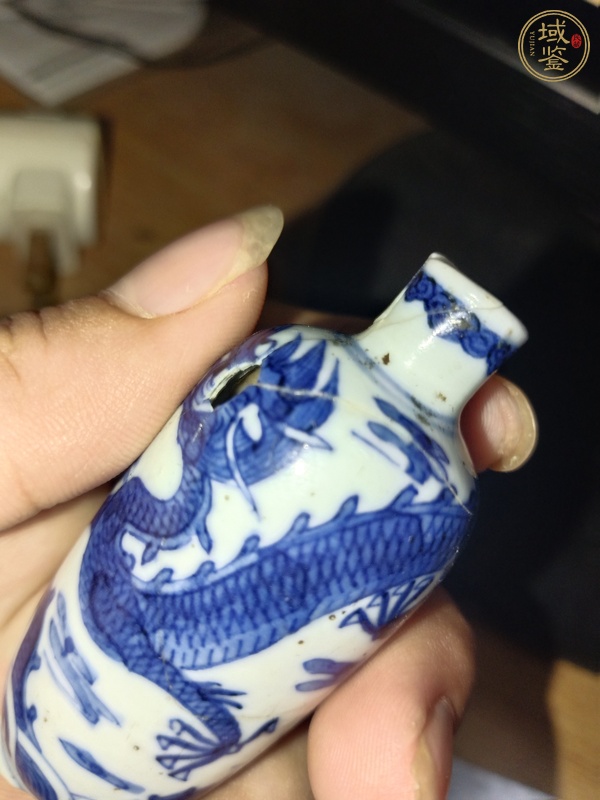古玩陶瓷青花龍紋鼻煙壺真品鑒賞圖