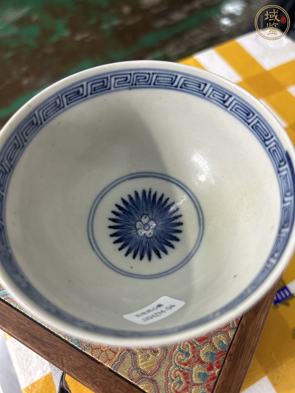 古玩陶瓷清中·青花折枝三多紋雞心碗 真品鑒賞圖
