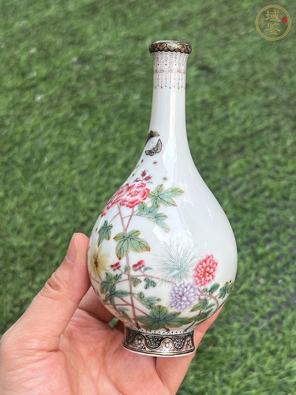 古玩陶瓷民國(guó) 仿琺瑯彩花卉紋瓶真品鑒賞圖