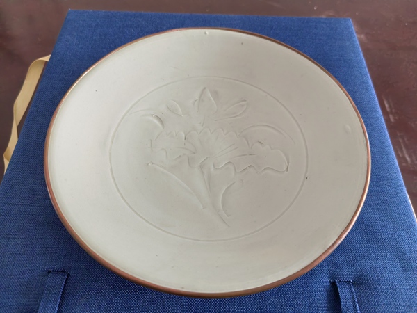 古玩陶瓷定窯白釉刻花盤拍賣，當(dāng)前價(jià)格36000元