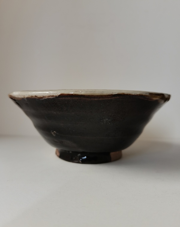 古玩轉(zhuǎn)賣緇素品種茶碗拍賣，當(dāng)前價格999元