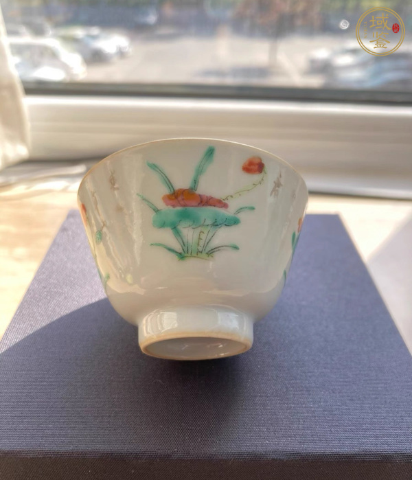 古玩陶瓷花卉紋粉彩杯真品鑒賞圖