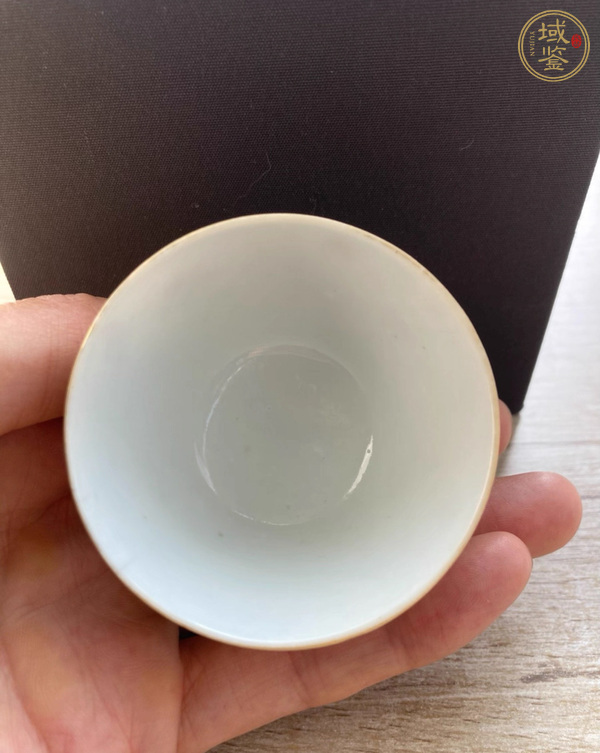 古玩陶瓷花卉紋粉彩杯真品鑒賞圖