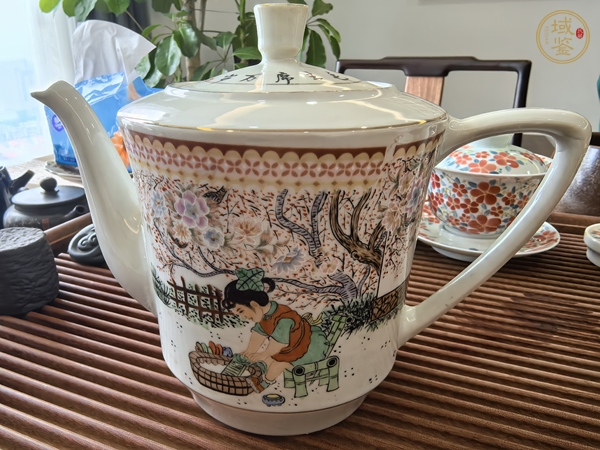 古玩陶瓷彩繪茶壺真品鑒賞圖