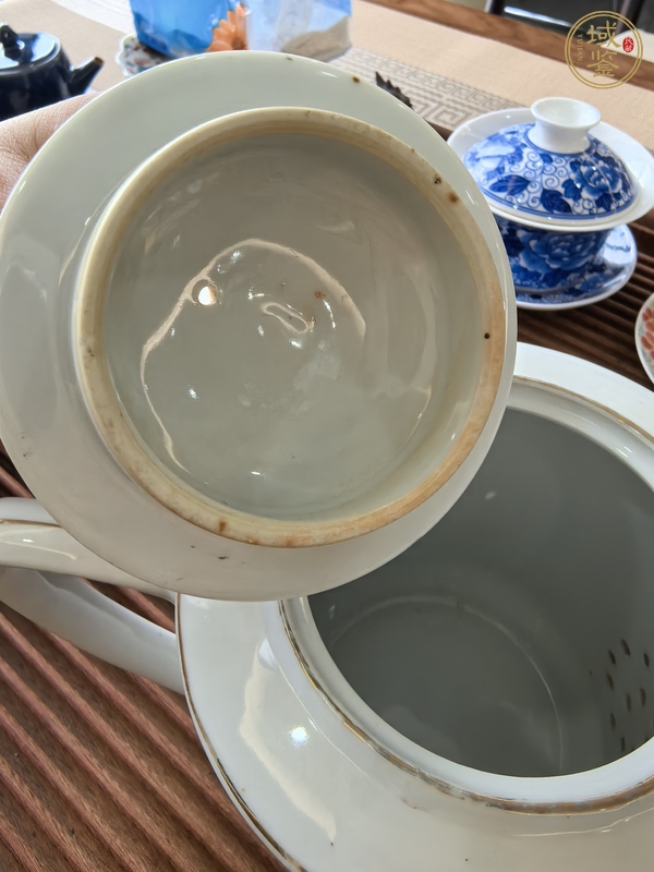古玩陶瓷彩繪茶壺真品鑒賞圖