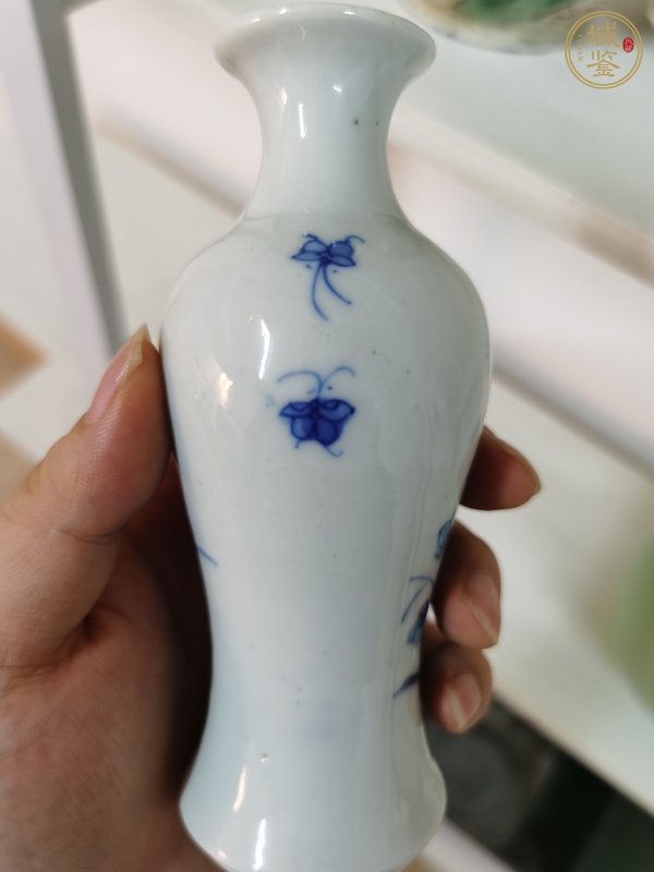 古玩陶瓷青花花鳥觀音瓶真品鑒賞圖
