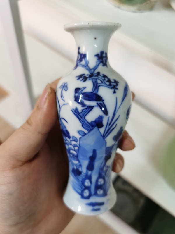 古玩陶瓷清光緒·青花花鳥(niǎo)觀音瓶一對(duì)拍賣，當(dāng)前價(jià)格6000元