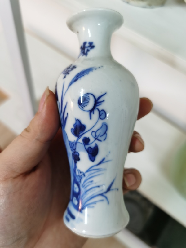 古玩陶瓷清光緒·青花花鳥(niǎo)觀音瓶一對(duì)拍賣，當(dāng)前價(jià)格6000元