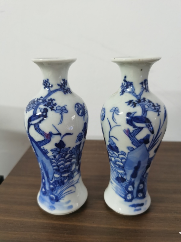 古玩陶瓷清光緒·青花花鳥(niǎo)觀音瓶一對(duì)拍賣，當(dāng)前價(jià)格6000元