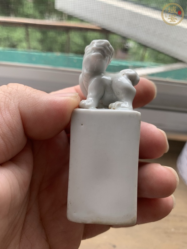 古玩陶瓷德化窯獅子印章真品鑒賞圖