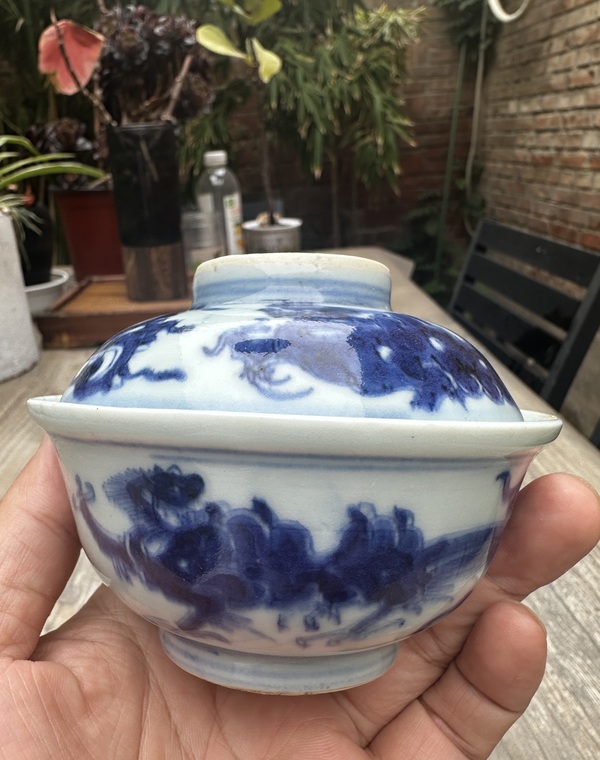 古玩陶瓷雍正·青花夔龍紋蓋碗拍賣,當前價格5777元