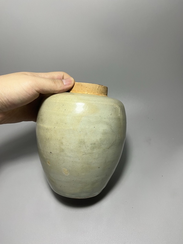古玩陶瓷龍泉青瓷冬瓜罐拍賣，當前價格0元