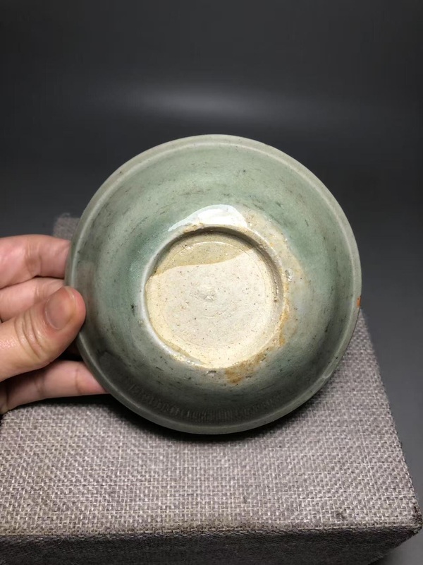 古玩陶瓷（文房精品）龍泉青釉臥足洗（釉面如玉不錯(cuò)收藏價(jià)值）拍賣(mài)，當(dāng)前價(jià)格0元