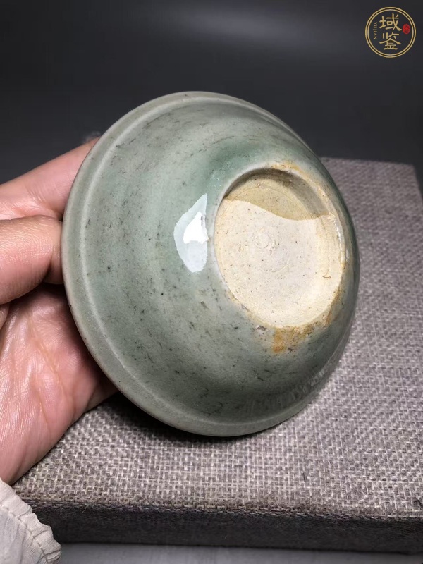 古玩陶瓷龍泉青瓷盤真品鑒賞圖