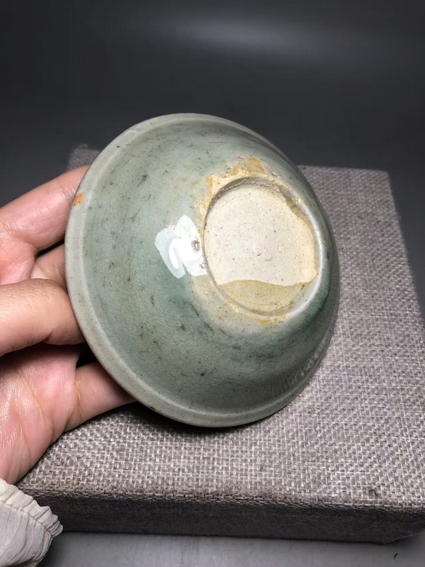 古玩陶瓷（文房精品）龍泉青釉臥足洗（釉面如玉不錯(cuò)收藏價(jià)值）拍賣(mài)，當(dāng)前價(jià)格0元