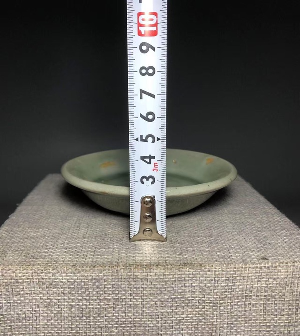 古玩陶瓷（文房精品）龍泉青釉臥足洗（釉面如玉不錯(cuò)收藏價(jià)值）拍賣(mài)，當(dāng)前價(jià)格0元
