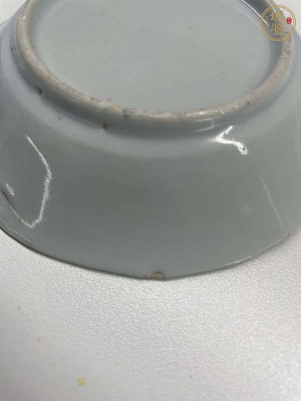 古玩陶瓷花卉紋粉彩盤真品鑒賞圖