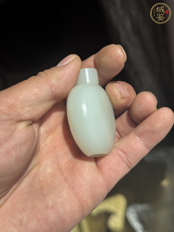 古玩玉器和田玉雕“素紋鼻煙壺”真品鑒賞圖