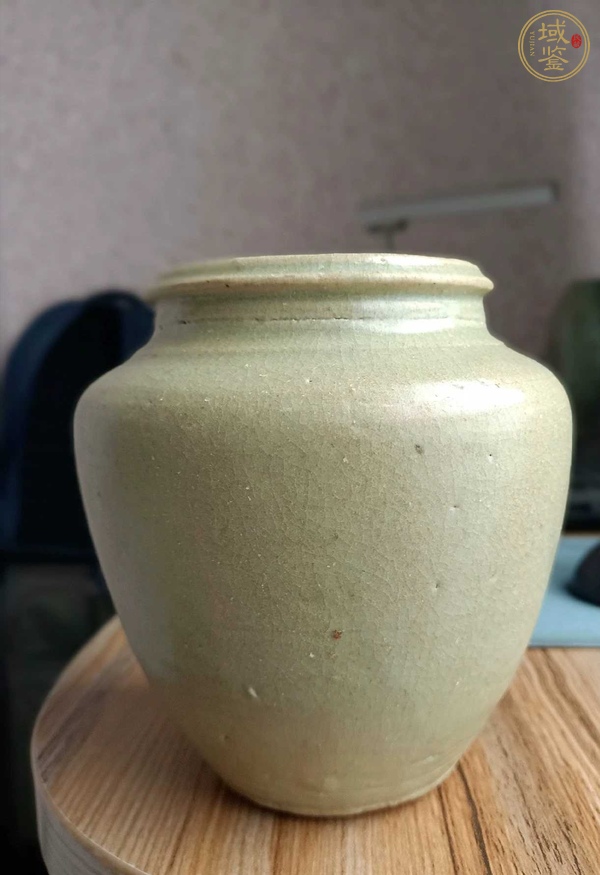 古玩明代中期龍泉窯青釉罐真品鑒賞圖