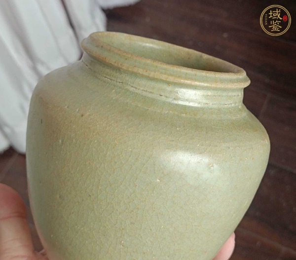 古玩陶瓷明代中期龍泉窯青釉罐真品鑒賞圖
