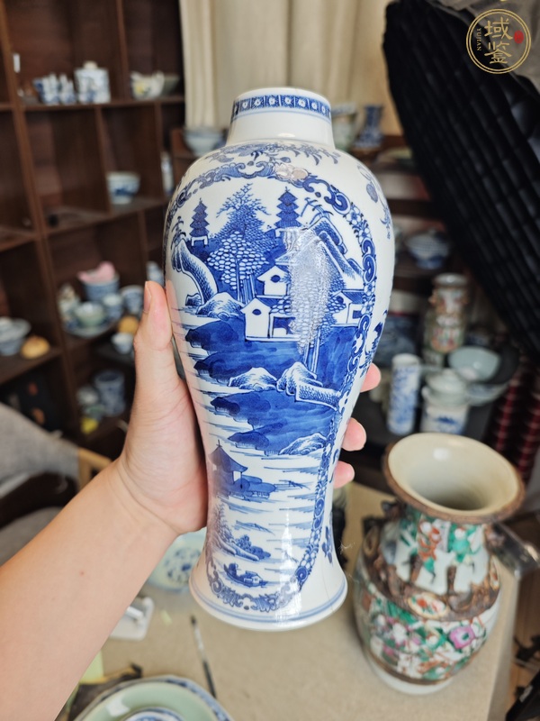 古玩陶瓷青花山水雞腿瓶真品鑒賞圖