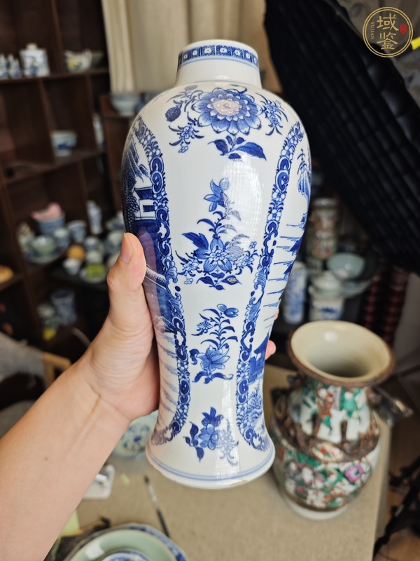 古玩陶瓷青花山水雞腿瓶真品鑒賞圖
