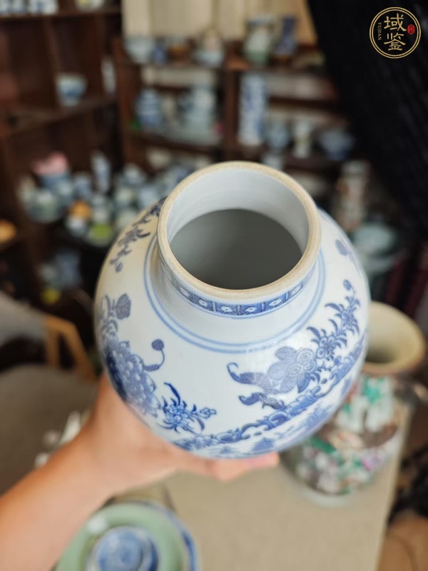 古玩陶瓷青花山水雞腿瓶真品鑒賞圖