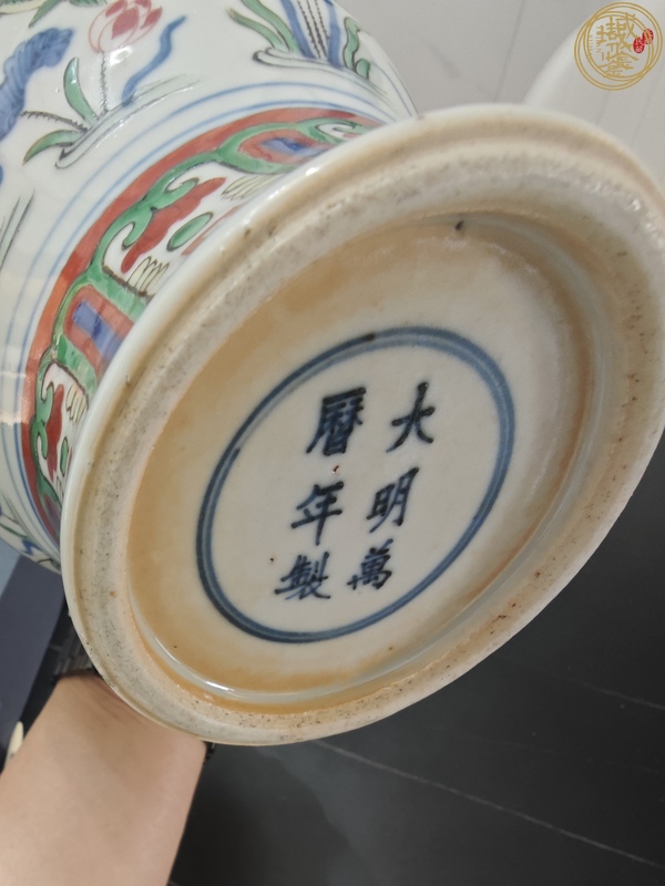 古玩陶瓷清晚期 五彩魚藻紋梅瓶真品鑒賞圖