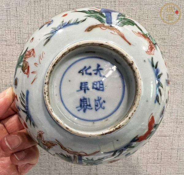 古玩陶瓷青花五彩童子?jì)霊蚣y碗真品鑒賞圖