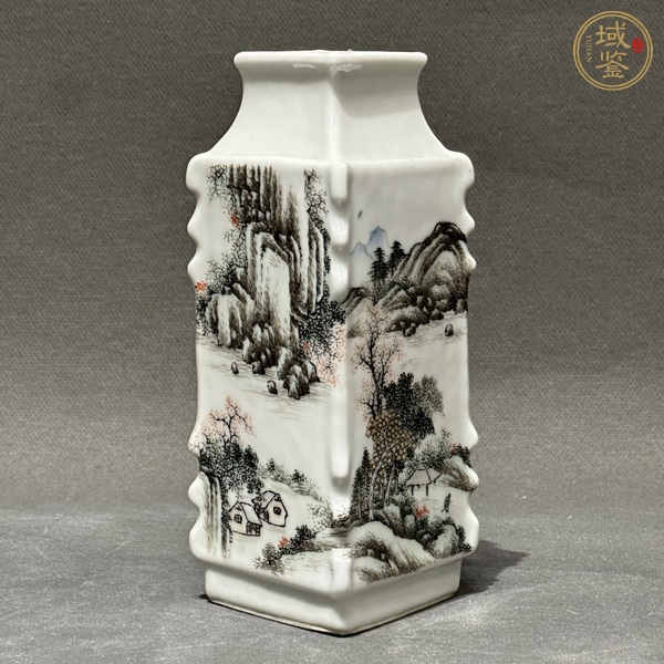 古玩陶瓷山水紋菱型瓶真品鑒賞圖