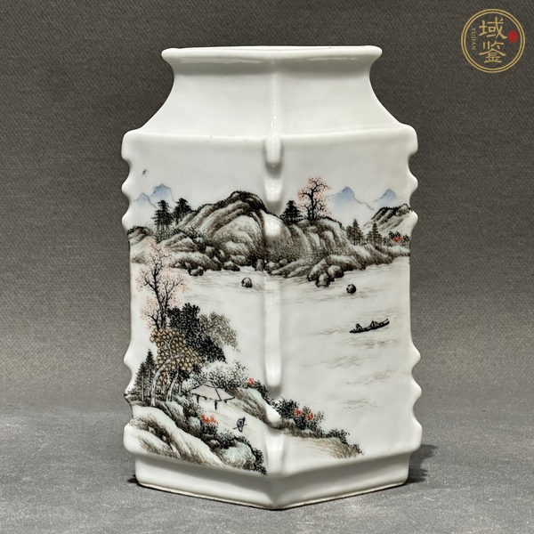 古玩陶瓷山水紋菱型瓶真品鑒賞圖