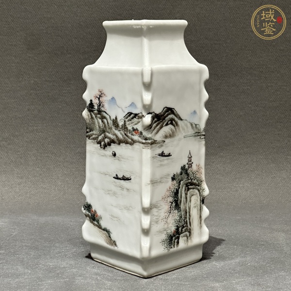 古玩陶瓷山水紋菱型瓶真品鑒賞圖