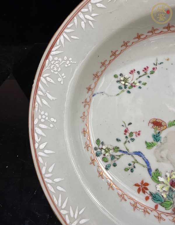 古玩陶瓷牡丹紋粉彩盤真品鑒賞圖