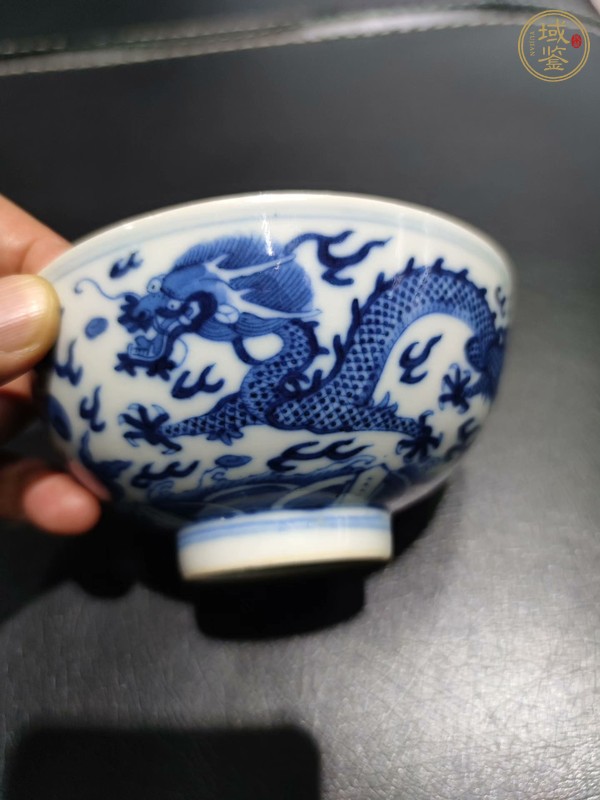 古玩陶瓷龍紋青花茶圓真品鑒賞圖