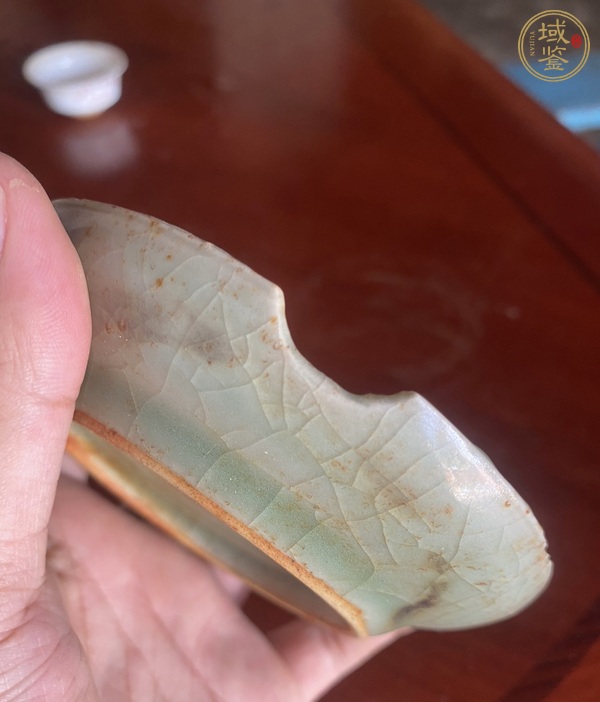 古玩陶瓷龍泉青瓷雙魚洗真品鑒賞圖