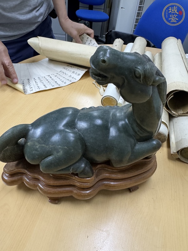 古玩玉器和田玉雕“臥馬”擺件真品鑒賞圖