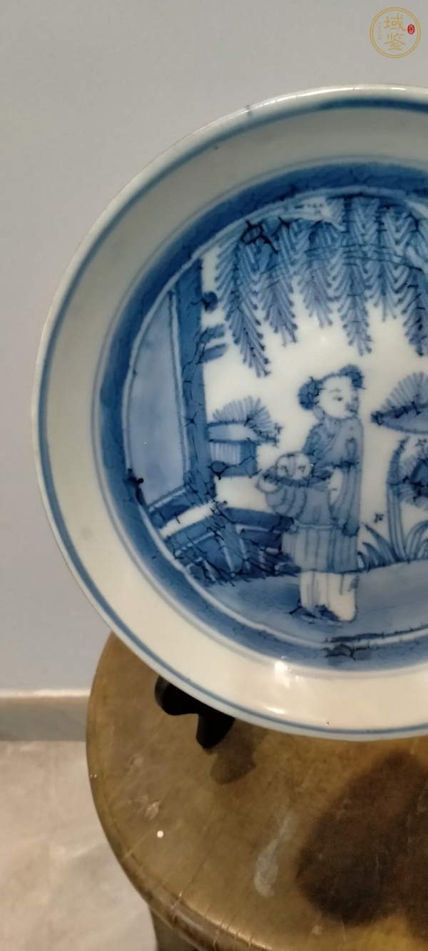古玩陶瓷清中期青花人物盤真品鑒賞圖