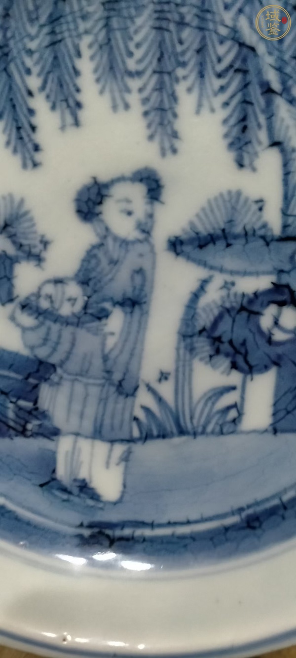 古玩陶瓷清中期青花人物盤真品鑒賞圖
