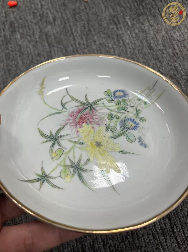 古玩陶瓷清光緒 粉彩花卉紋盤(pán)真品鑒賞圖