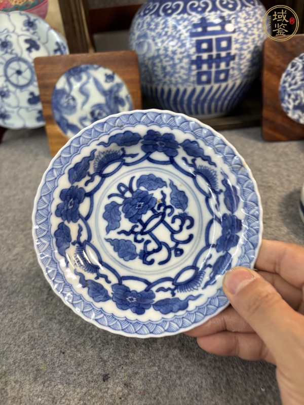 古玩陶瓷晚清青花深腹折沿盤真品鑒賞圖