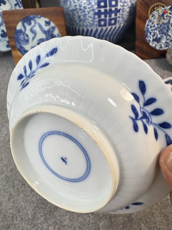 古玩陶瓷晚清青花深腹折沿盤真品鑒賞圖