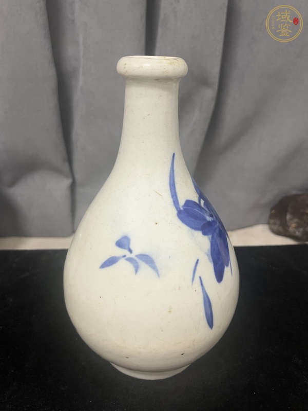 古玩陶瓷青花花卉紋瓶真品鑒賞圖