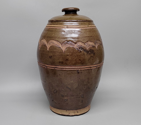 古玩陶瓷明代茶葉末釉刻水波紋大梅瓶拍賣(mài)，當(dāng)前價(jià)格38元