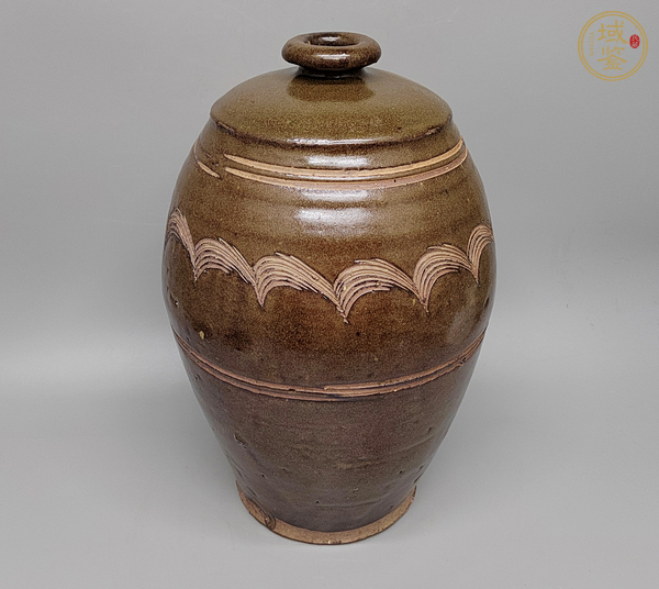 古玩陶瓷茶葉末釉刻水波紋梅瓶真品鑒賞圖